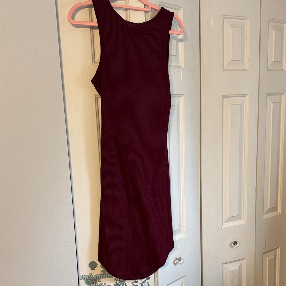 Elegant Sleeveless Burgundy Dress